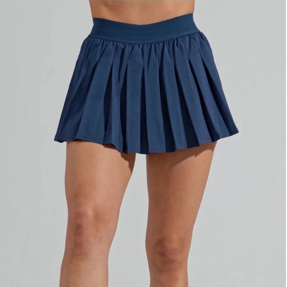 BuffBunny Collection Blue Pleated Skort Size Large Athleisure Tennis Pickleball